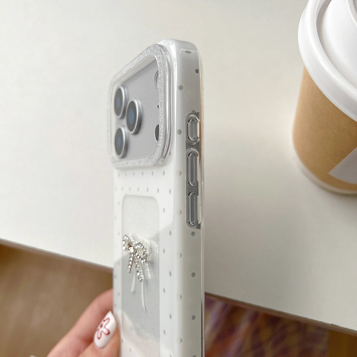 Korean Ins Simple Hollow-out Love Heart Pearl Sparkling Diamond Bow Phone Case for iPhone 17 16 15 14 13 Pro Max Back Cover Fund