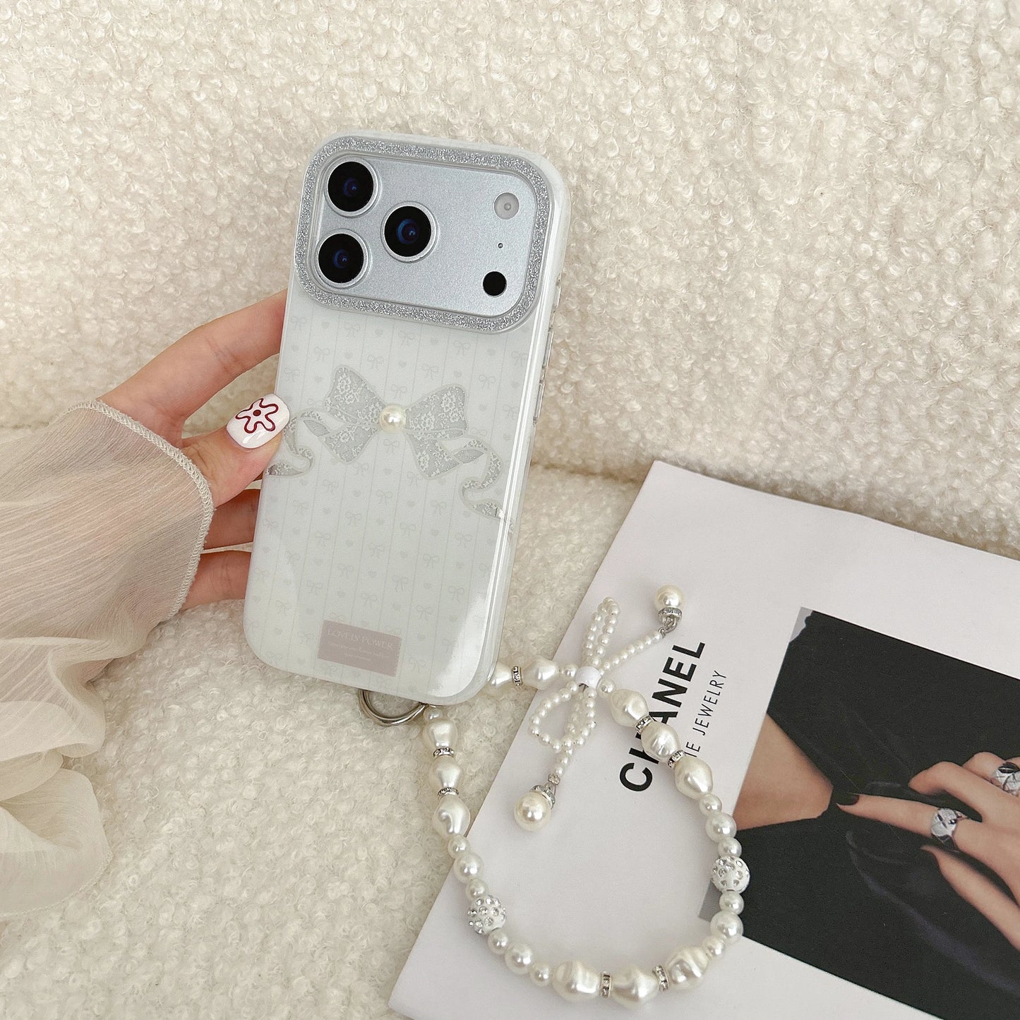 Korean Ins Simple Hollow-out Love Heart Pearl Sparkling Diamond Bow Phone Case for iPhone 17 16 15 14 13 Pro Max Back Cover Fund