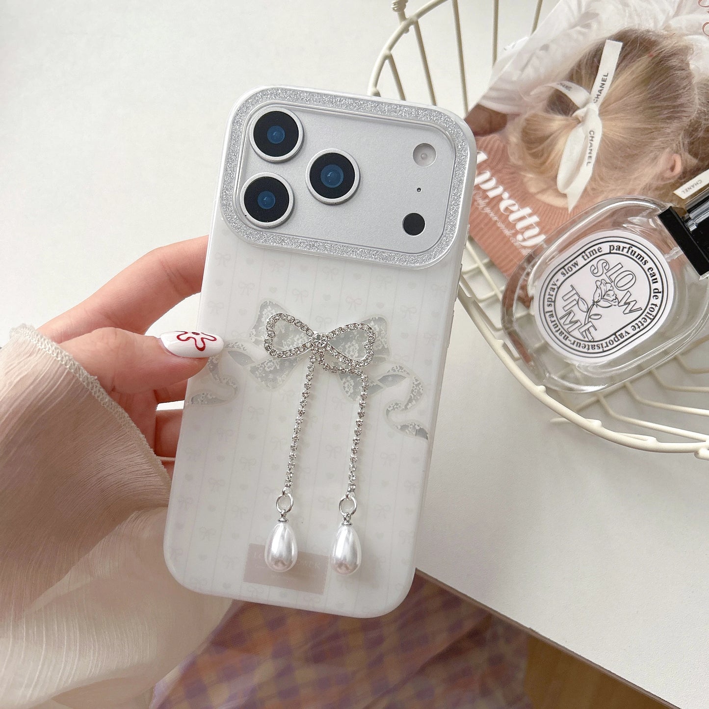 Korean Ins Simple Hollow-out Love Heart Pearl Sparkling Diamond Bow Phone Case for iPhone 17 16 15 14 13 Pro Max Back Cover Fund